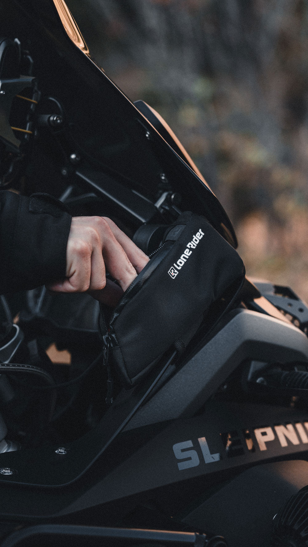 Lone Rider BMW R1200/1250 GS / GS Adventure Cockpit Hangry Pouch Çanta Seti — Ürün görseli 2