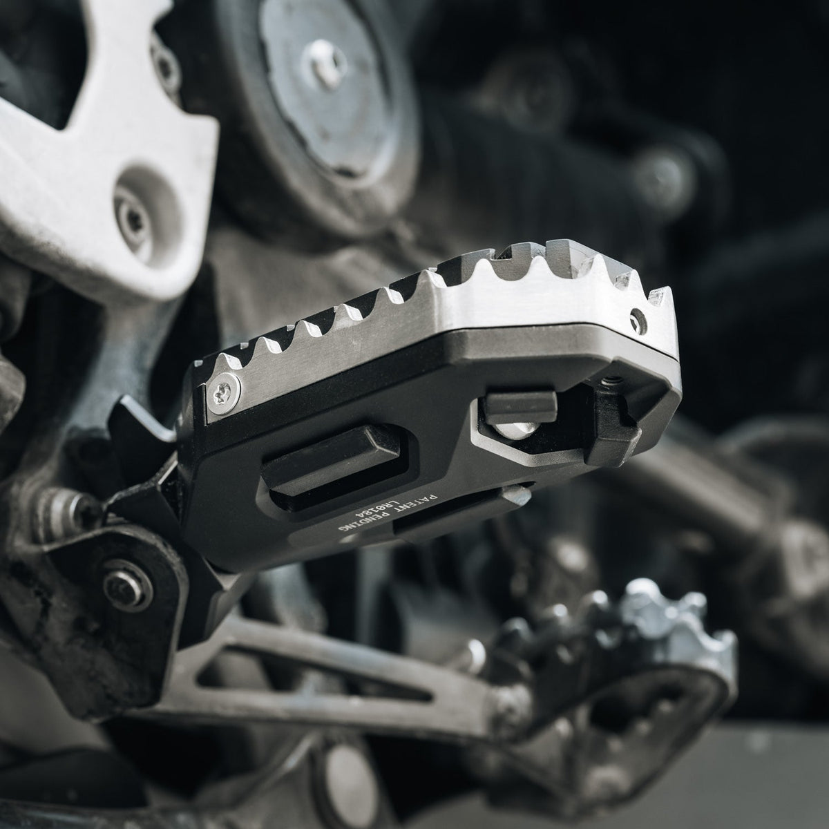 Lone Rider MotoPegs® Motosiklet Ayaklık Seti — Ürün görseli 5