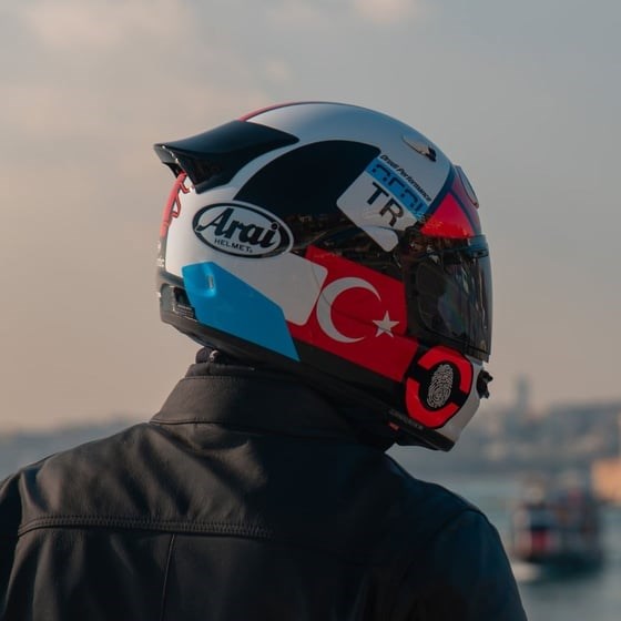 ARAI Quantic Nation TR Kapalı Kask